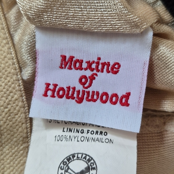 Maxine of Hollywood Black and White Sleeveless Fitted Tank - Picture 5 of 7